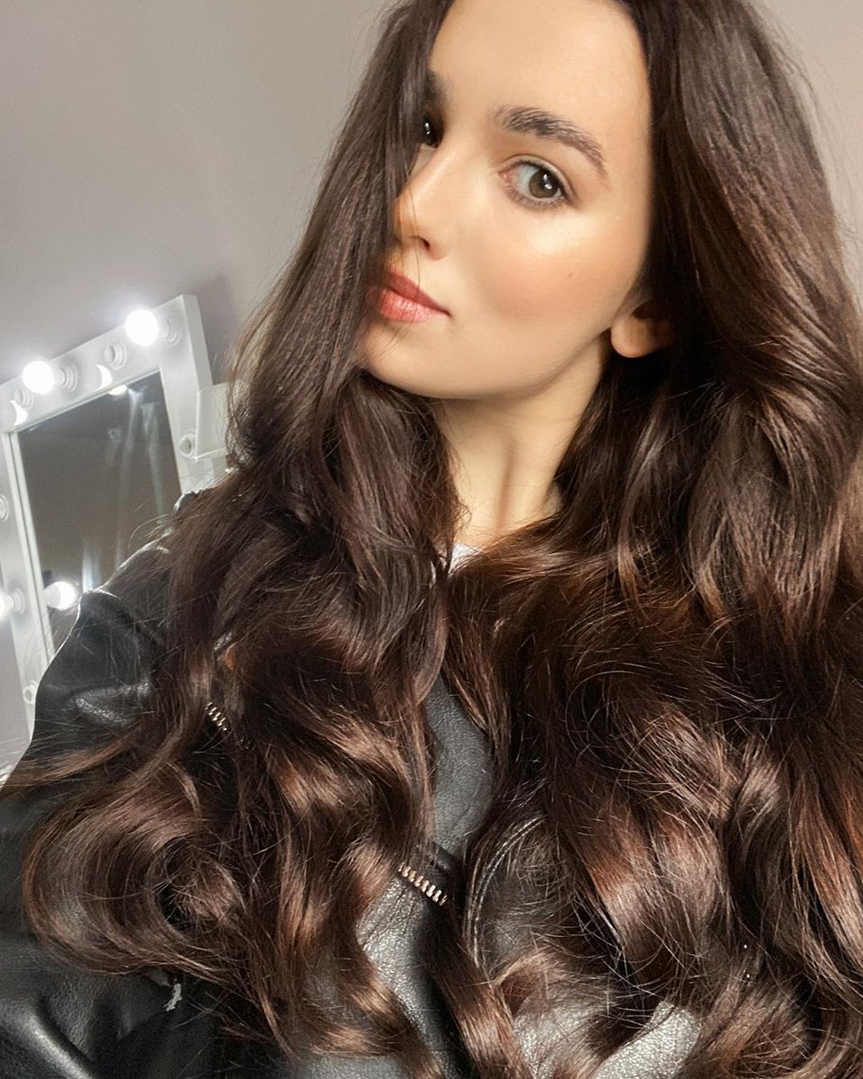 HUGE thanks to <a href="/ElizaShowtime/">Eliza Frost-Showtime</a> for doing my hair today! 🥰
