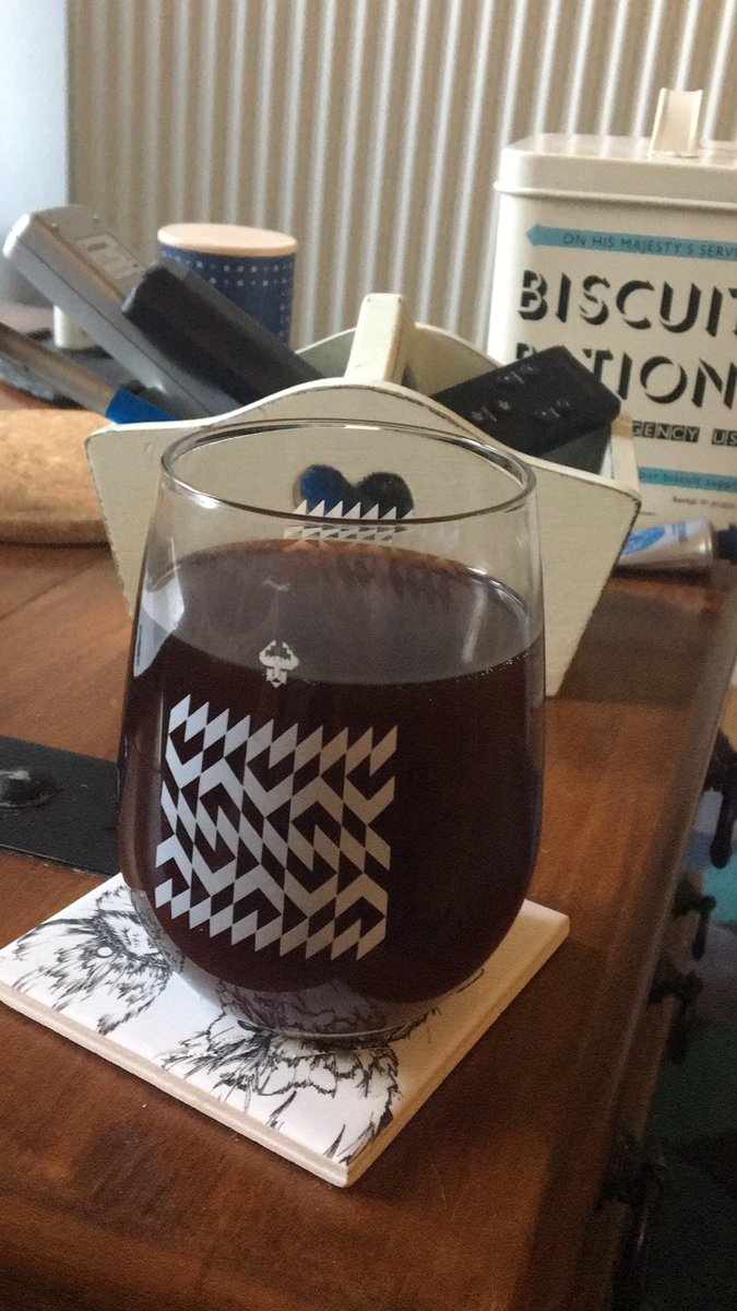 emmaemma53's tweet image. Lance looks like he’s got designs on your beer! 🙀
I’ve moved onto Camulos now too. Lovely balanced beer - sometimes cherry can become a bit overpowering but not the case here 👌🏻 #livebeerpub