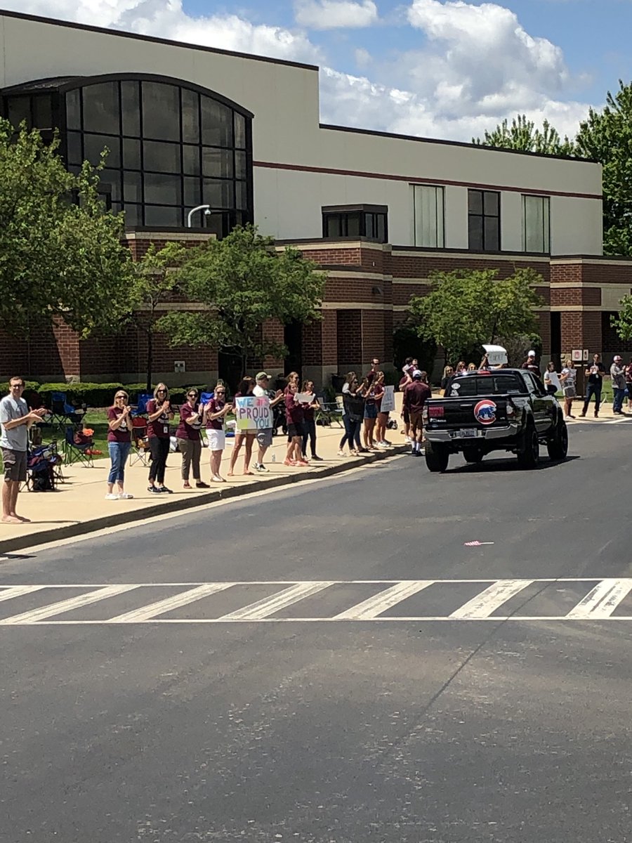 A great day celebrating the LTHS Class of 2020! Thank you to everyone who came out! A special thanks to our staff and the Lockport Police Department for organizing and supporting a day to honor our seniors!
#BestSelfBestWork
#TogetherWeSucceed
#BestTogether