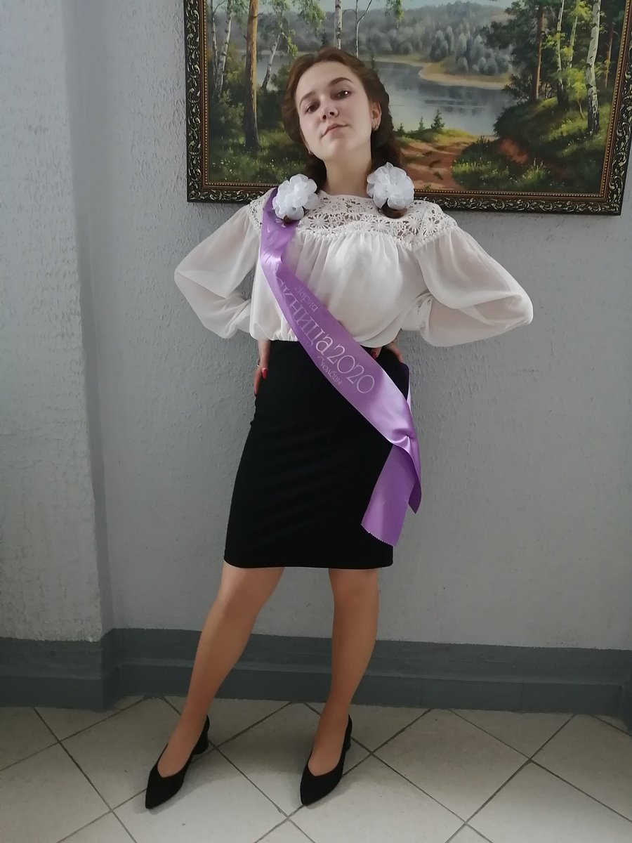 mashapandaaa's tweet photo. ну что, выпускница 2020 👩‍🎓😭
#2020graduate #выпуск2020 https://t.co/92DBuzIQ1z