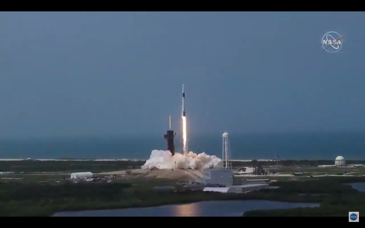 Falcon 9 has cleared the tower! spaceflightnow.com/2020/05/27/fal…