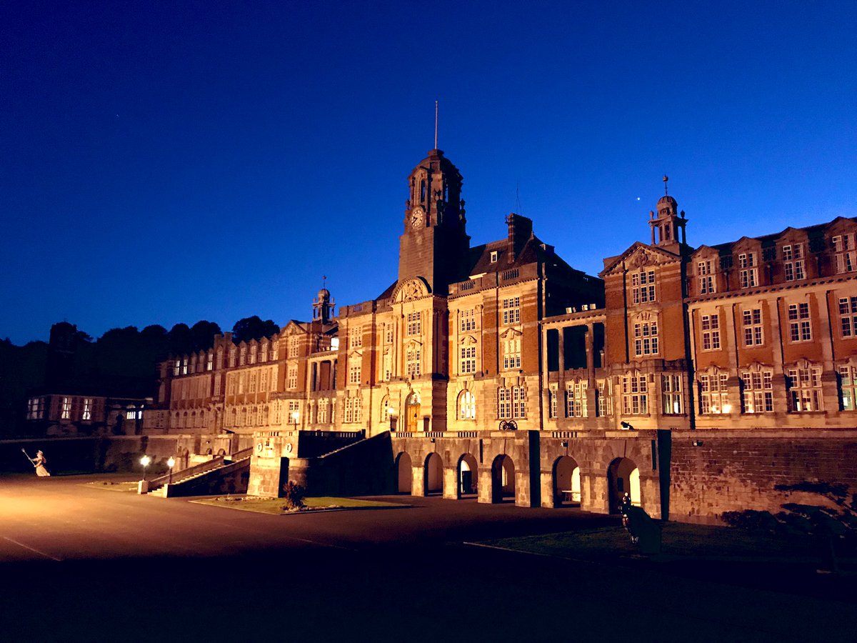 RogerReadwinUK's tweet image. Wonderful to host you all ‘virtually’ this evening. Thank you once again for your unstinting support. It is a real privilege to be affiliated to the @WCCAEW and I hope in 2021 we will host you all here in person. Stay safe in these challenging times #InThisTogether