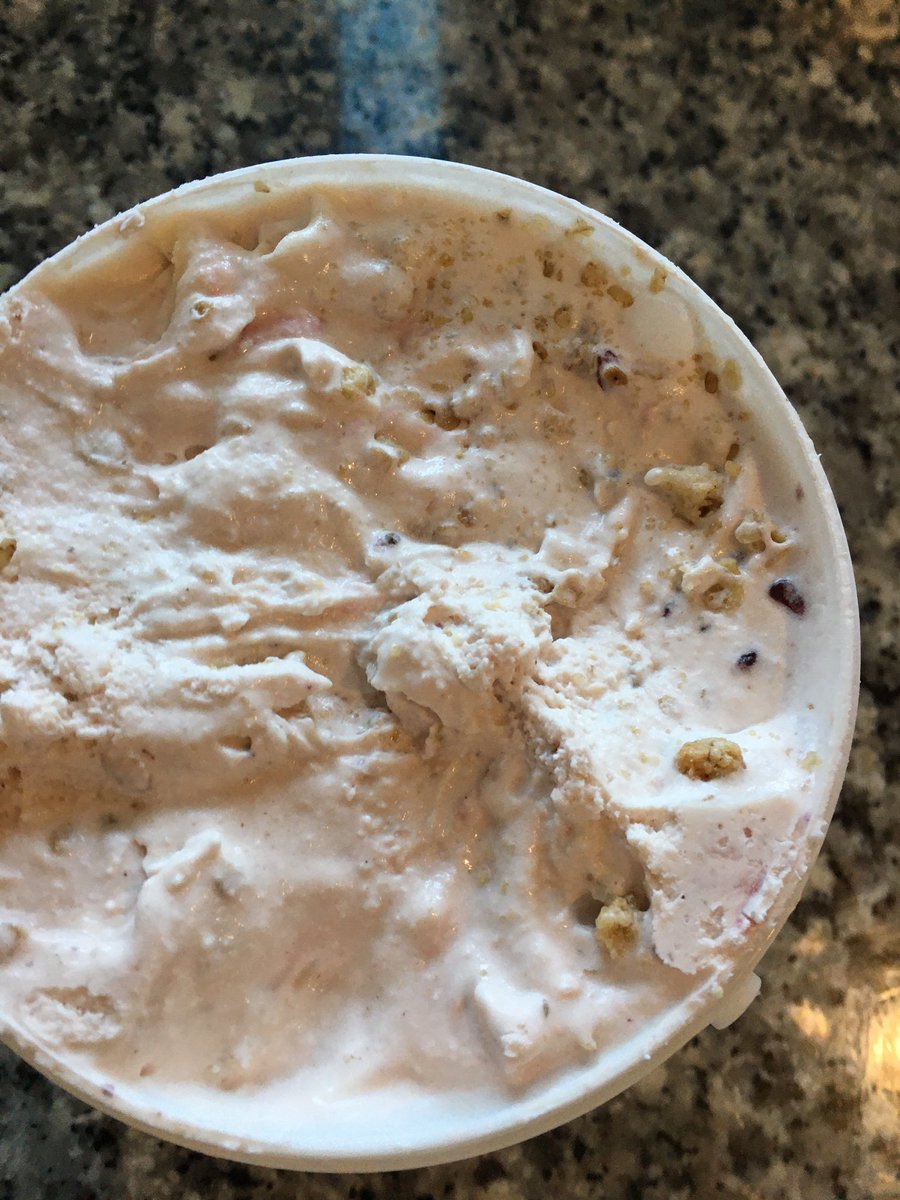 TomHills__'s tweet photo. Check this: my homemade blackberry and apple crumble ice cream 🍨😍 https://t.co/IF549tH5pU