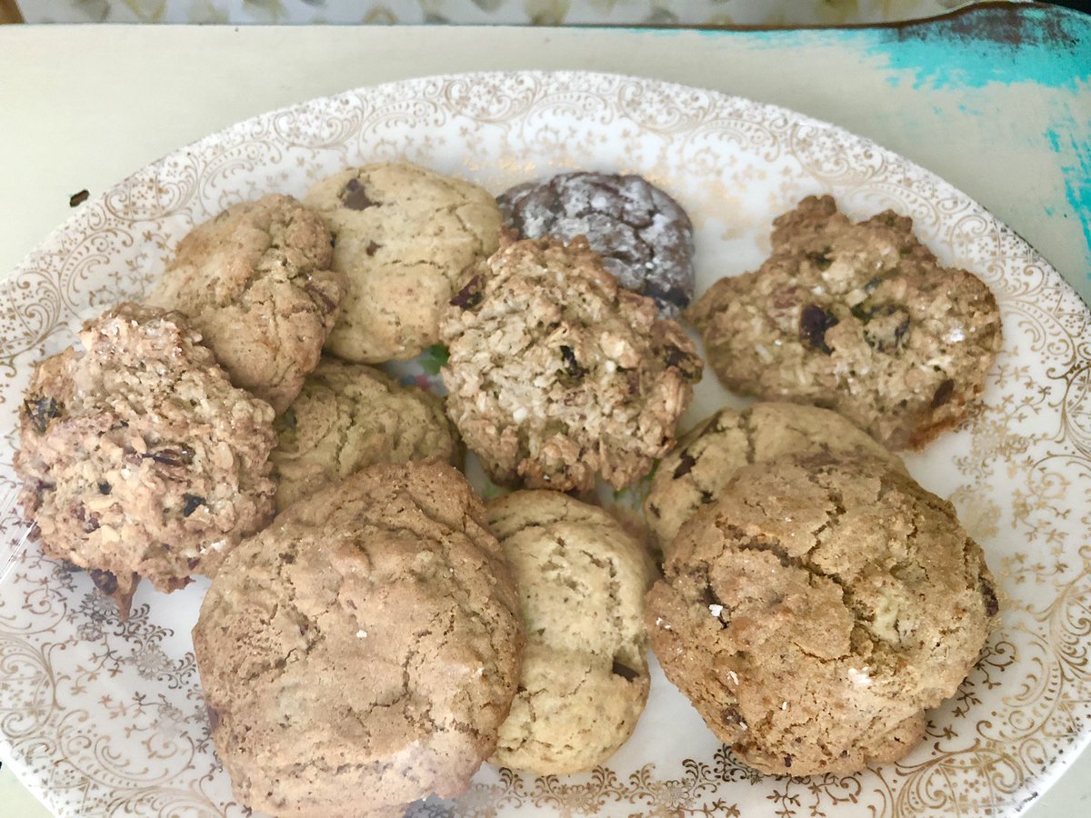 TeCuento2017's tweet photo. Sábado de postre!!!! #alfajores , panqué de limón con chía, #cookies (varios sabores), volcanes de chocolate, panqués veganos, entre otros! #tecuento #experienciastécuento #postres #panqué #panqués #panquevegano #panquelimonconchia #coloniadelvalle #coloniadelvallesur https://t.co/YUibDWoN9K