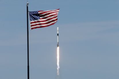 BoxlessMedia's tweet photo. There’s a lot of craziness going on right now but America back in space is out of this world and the beginning of a new day in space exploration/life! #SpaceX #SpaceLaunchLIVE https://t.co/qWgSRsG4gC