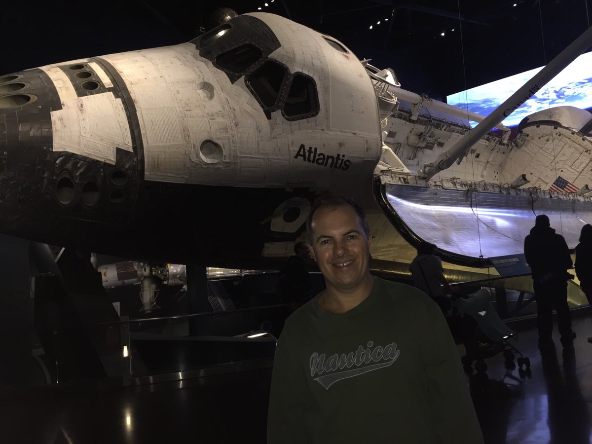 ADiaz_RadioHost's tweet photo. Fellas!! Wait for meeeeee! My zipper got stuck! #SpaceX โฆ@SpaceXโฉ #BackinSpace https://t.co/sWsseIVqCi