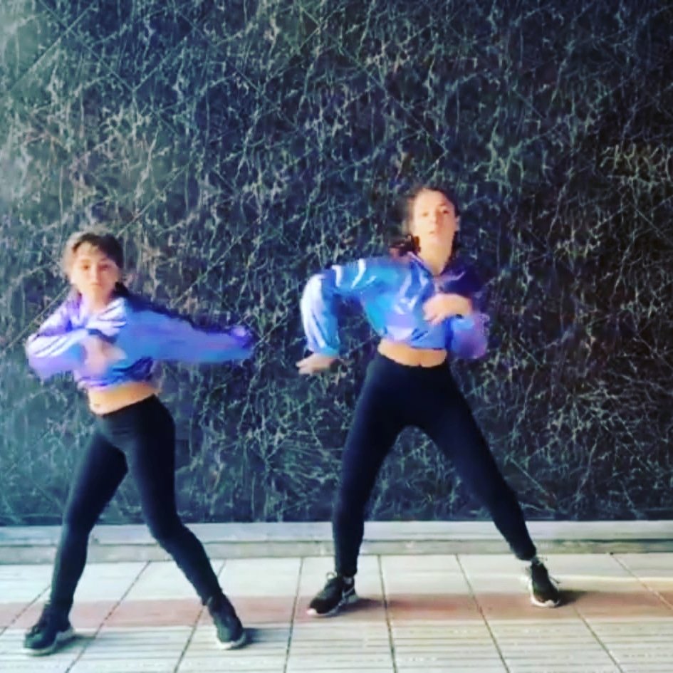 @begonazpi_ikastola ko AHIZPAK taldea izan da Eszena Talentu lehiaketako Junior kategoriako irabazleetako bat, ZORIONAK! Familiak pozik hartuko du saria! 
#harrapazankisindahouse
#harrapatuzureaukera 
<a href="/bilbao_udala/">Bilbao [Udala - Ayuntamiento]</a> @topagunea