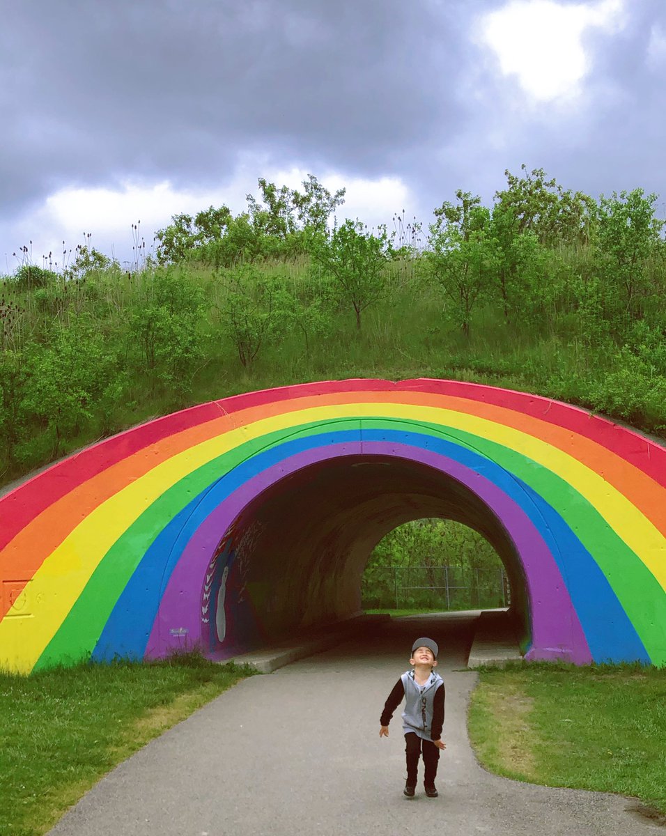 JoyceeeZzz's tweet photo. Rainbow tunnel in a cloudy day, beautiful! https://t.co/sLRNSxW8fJ