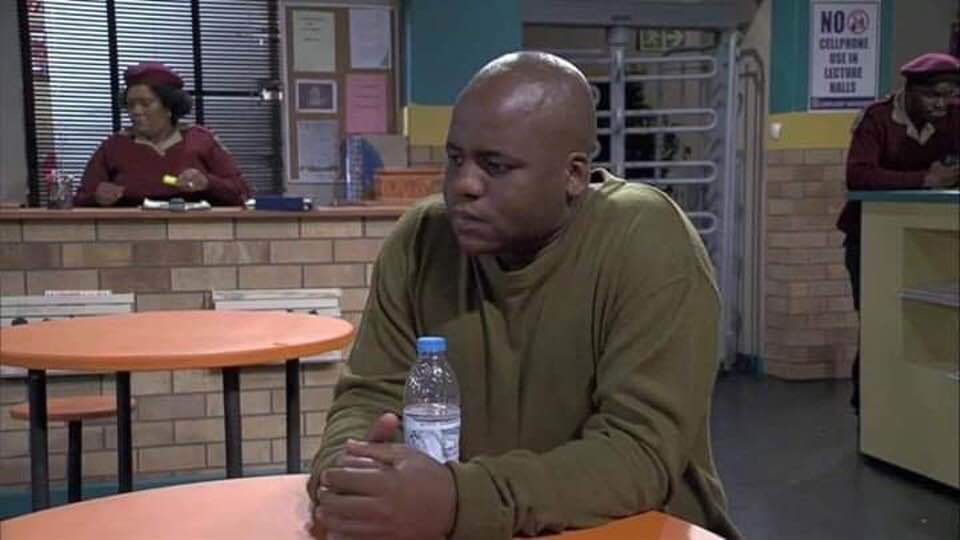 RossMaphumulo's tweet photo. Lamula 🍋 nezi nkambi 🌿 lemon and herb is my man of the match. The next 2 Djs need to bring their A game. The bar is set high #GalaxyA31s #LockdownHouseParty #HuntersRefreshes https://t.co/jowtGv6vPX