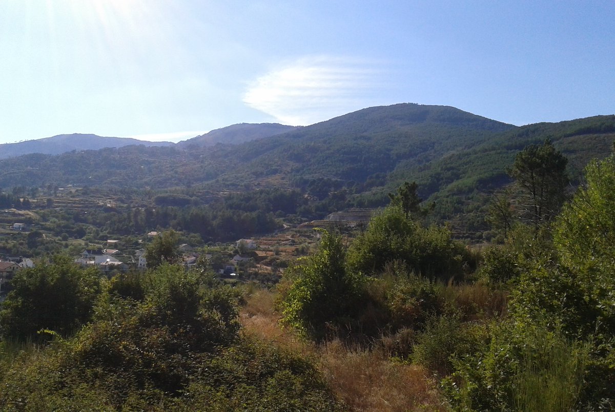 2/ The Mountains of Hermes historically describe my homeland, which we actually call Serra da Estrela, that is Star Mountain Range. This latter name is much older than the Herminius Mons designation and a name which might've been passed for generations between our people