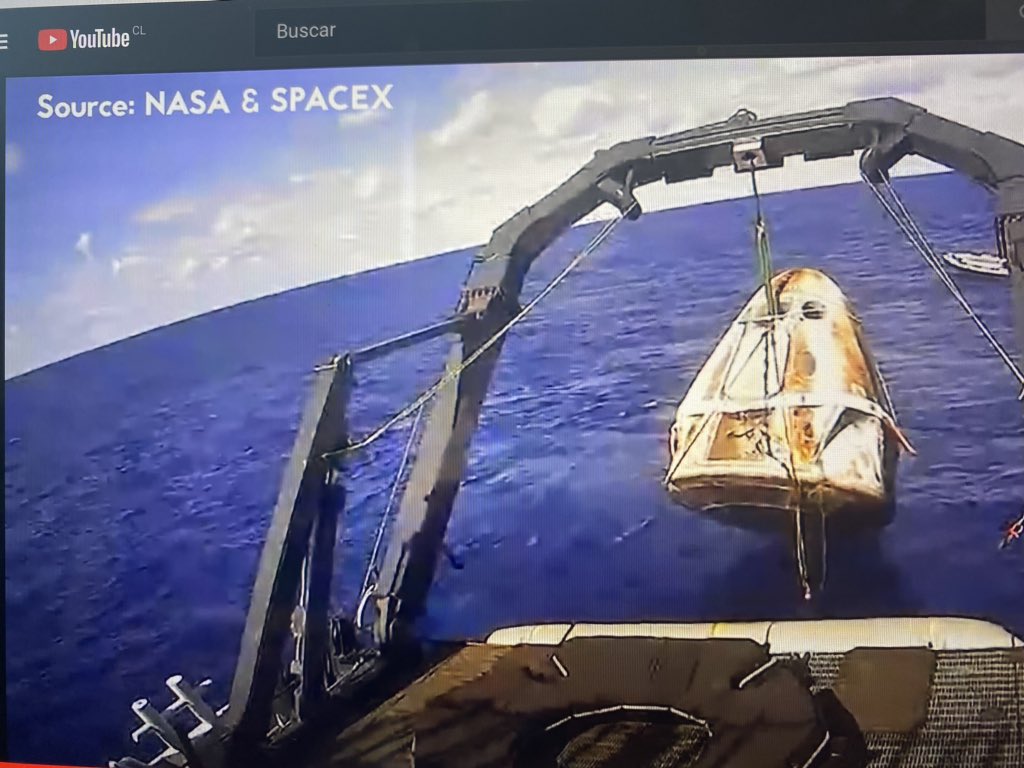 IsabelBehncke's tweet photo. And Dragon has made contact back to Earth! Spash 🌎 #ScienceWorksBitches https://t.co/eHZSvogHGZ