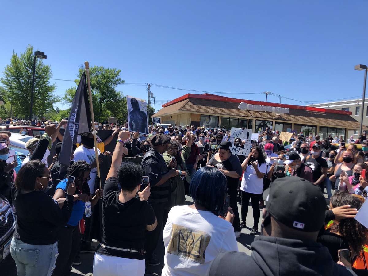 AntiwarMN's tweet photo. Chairman Fred Hampton, Jr. of the Black Panther Cubs speaking! #JusticeForGeorgeFloyd #ProsecuteAllFour https://t.co/Y5Vnd0TZP2
