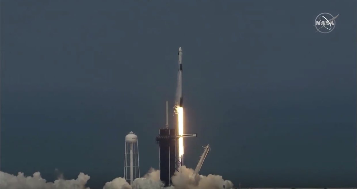 Ertelenen Uzay Yolculugu Basladi Spacex In Crew Dragon Roketi Firlatildi Son Tv