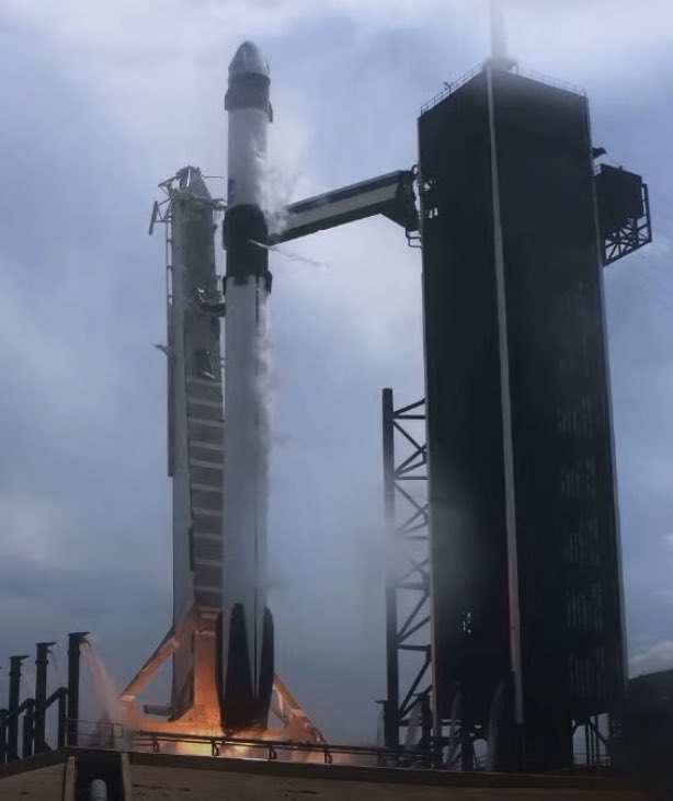 SEDS_UCSD's tweet photo. Here at UCSD we have all been heavily anticipting this momentous mission and have been watching in awe as it unfolds live! Today is a wonderful day for space nerds everywhere as we celebrate a new chapter in space flight! 
 #spacex #crewdragon #SEDS #SEDSUCSD #UCSD https://t.co/TP4W3JvGn0