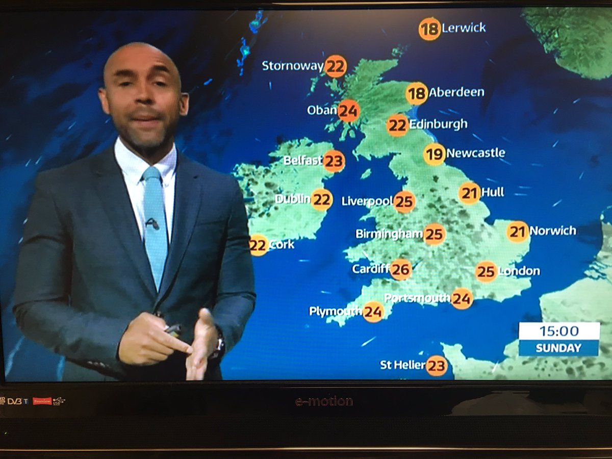 ROBANDTHEMOB's tweet image. Why is #KevinPhillips apparently presenting @itvweather ? 🤔