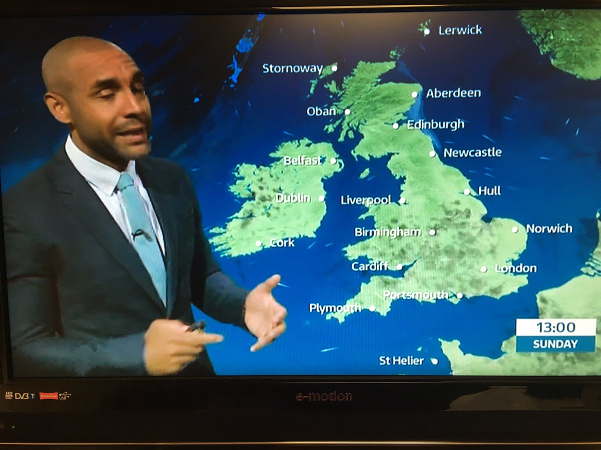 ROBANDTHEMOB's tweet image. Why is #KevinPhillips apparently presenting @itvweather ? 🤔