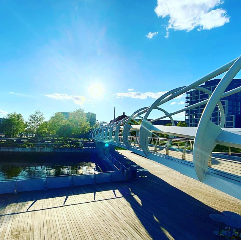 The Yards is beautiful when everyone practices social distancing. Let's all do our part in keeping our community safe and healthy, so that our beloved businesses and restaurants can open back up soon. 
#TheYardsDC 📸: @dswartz