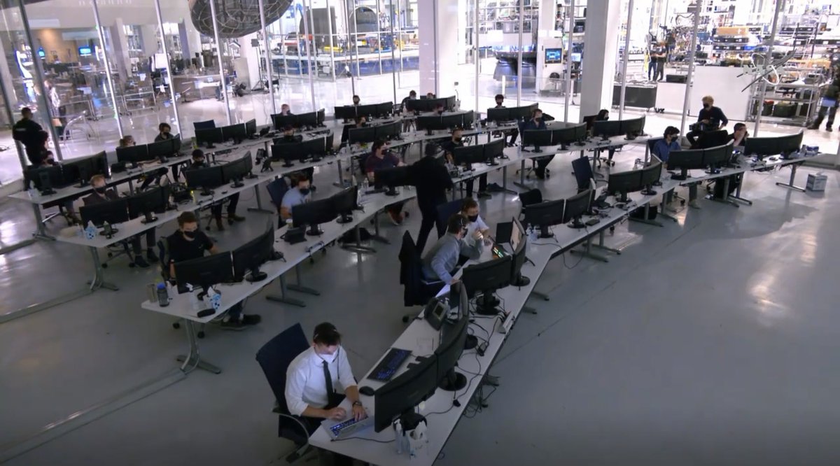 OK, touch screens, cool spacesuits, but #spacex mission control is just bunch office desks in a room. Compare to Apollo: