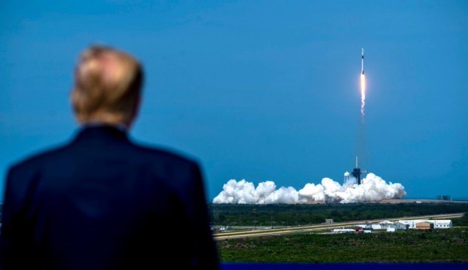 TeamTrump's tweet photo. USA! 🚀 🇺🇸

#LaunchAmerica https://t.co/G7fjKb9dAS