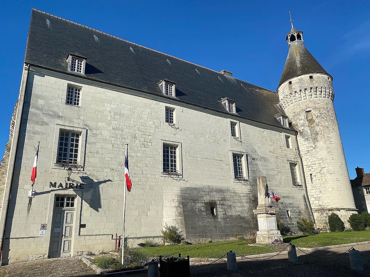 MontsSurGuesnes's tweet photo. Tous les commerces de @MontsSurGuesnes sont ouverts lundi matin 1er juin #Vival @Groupe_Casino #presse #loto #jeux @FDJ #boulangerie 🥖🥐 #coiffeur ✂️ #pharmacie 💊💊 #Vienne #Poitou #86 #Pentecote https://t.co/4aChVtz59N