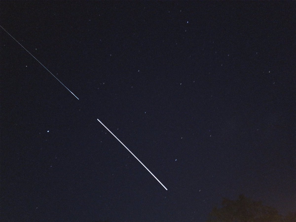 sudbri's tweet image. Pretty cool caught the International Space Station and the #Dragon following behind tonight at 10:50 Poconos PA!! #ISS @VirtualAstro @EpicCosmos @NASA @NASAGoddardPix @Space_Station @SpaceX @elonmusk @NASA_Astronauts