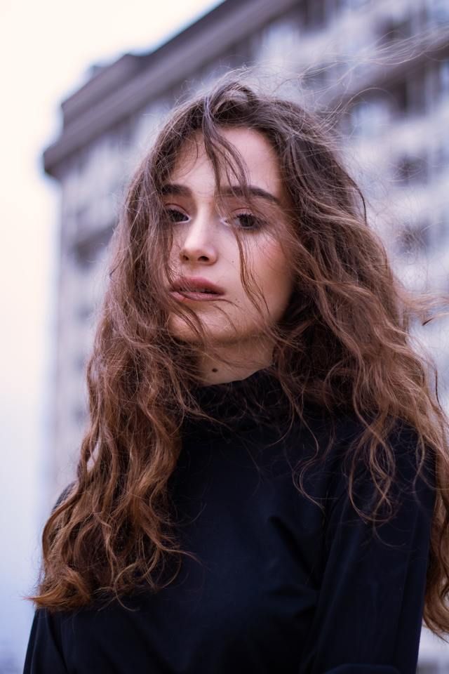 BangstyleTweets's tweet photo. #Boxdye doesnโt take into account your base #color, your #hair type, if it's damaged, what #tone you want, etc. If you try to fix your color, you could end up with brassy, orange #highlights or jet-black #strands vs. a chocolatey #brunette. https://t.co/kcfFPNNbrW #bangstyle https://t.co/BaDrupgekN