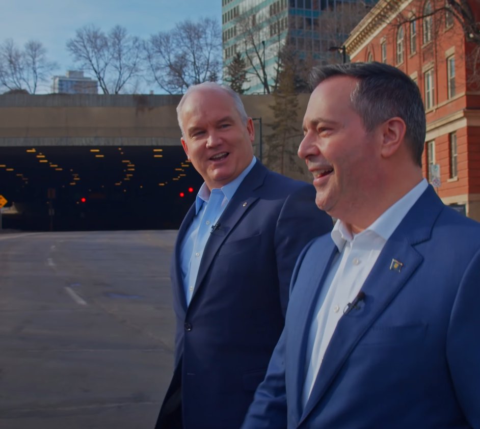 Happy Birthday -
Bonne fête Jason Kenney! 