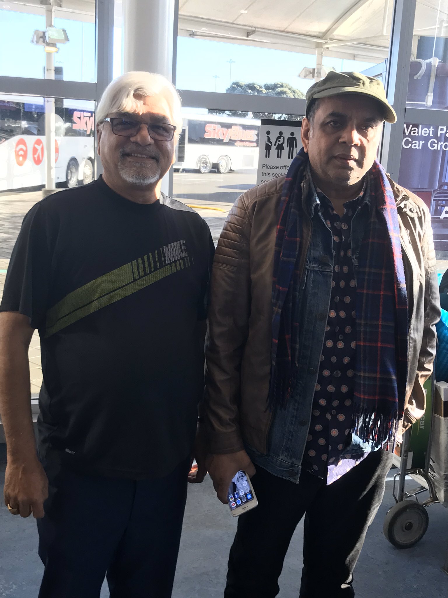Happy birthday paresh Rawal Ji god bless u have nice day Iam so lucky to meet u in newzeland Auckland 