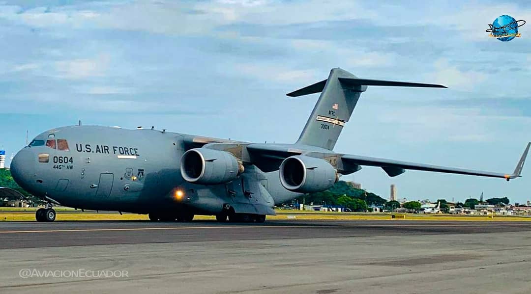 AviacionEcuador's tweet photo. Esta tarde tuvimos la visita del C17 de la USA FORCE en el #AIJJO. . .
.
.
.

. 📸 @alexandrlazoy

@usairforce .
.
➖➖➖➖➖➖➖➖➖➖➖➖➖
#ecuador  #sky #pilotlife #airplane #c17 #usa #usaforce #guayaquil   #aviationphotography #aviacionecuador https://t.co/xLQ0eAPssH