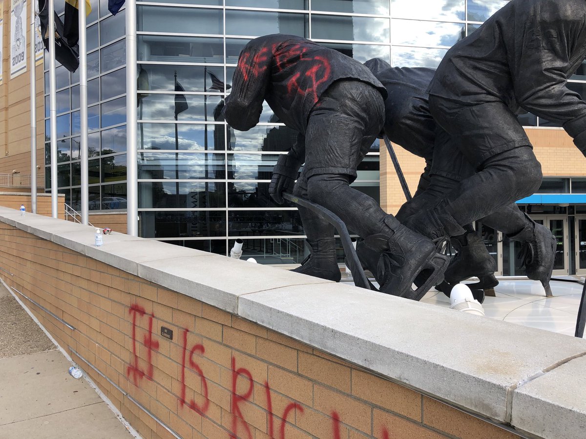 colin_dunlap's tweet photo. It’s just a statue. 
But what Mario Lemieux signifies to Pittsburgh is immense. And not just the hockey part.
What Mr. and Mrs. Lemieux have done for charity causes in our town, especially those with cancer, doesn’t have a match.
This is disgusting and appalling. https://t.co/0NrBOyvJUU