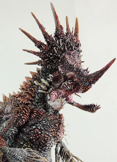オリジナル怪獣の「アカヅノ」
中華人民共和国がウイグルのロプノールで核実験を行った際に出現した角竜型怪獣。
僕の細やかな中国批判を込めた怪獣です(^^)
#怪獣 #エア怪獣模型展示会 