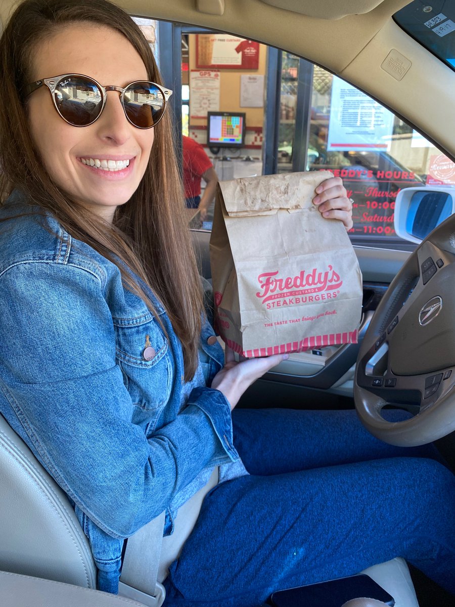FreddysUSA's tweet photo. All smiles for Freddy's and the weekend! #FreddysDriveThru https://t.co/sOHnKI4qcs
