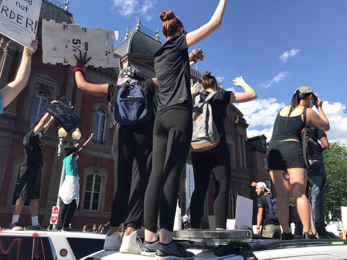 UPDATE: It's 5:41 p.m. and law enforcement has regained control outside the White House.I estimate the crowd of civilians is around 500 strong right now.Plastic bottle, clothing, protest signs, even an apple are strewn on Pennsylvania Avenue, behind the police line.