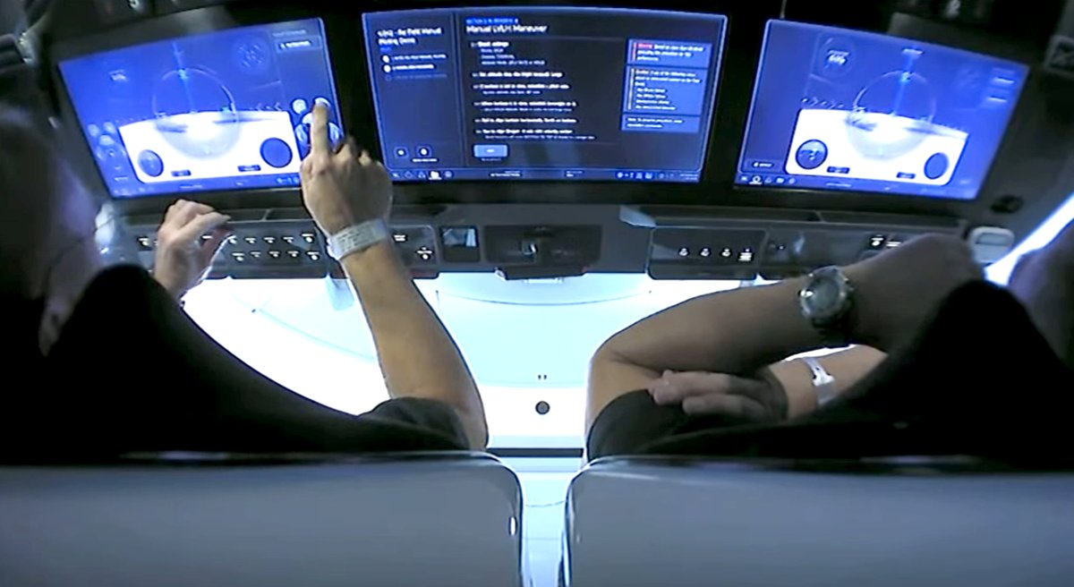 verge's tweet image. Watch NASA astronauts fly SpaceX’s Crew Dragon using touchscreens theverge.com/2020/5/30/2127…