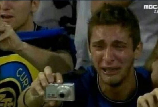 Manita ben istemeden nude atmıştır