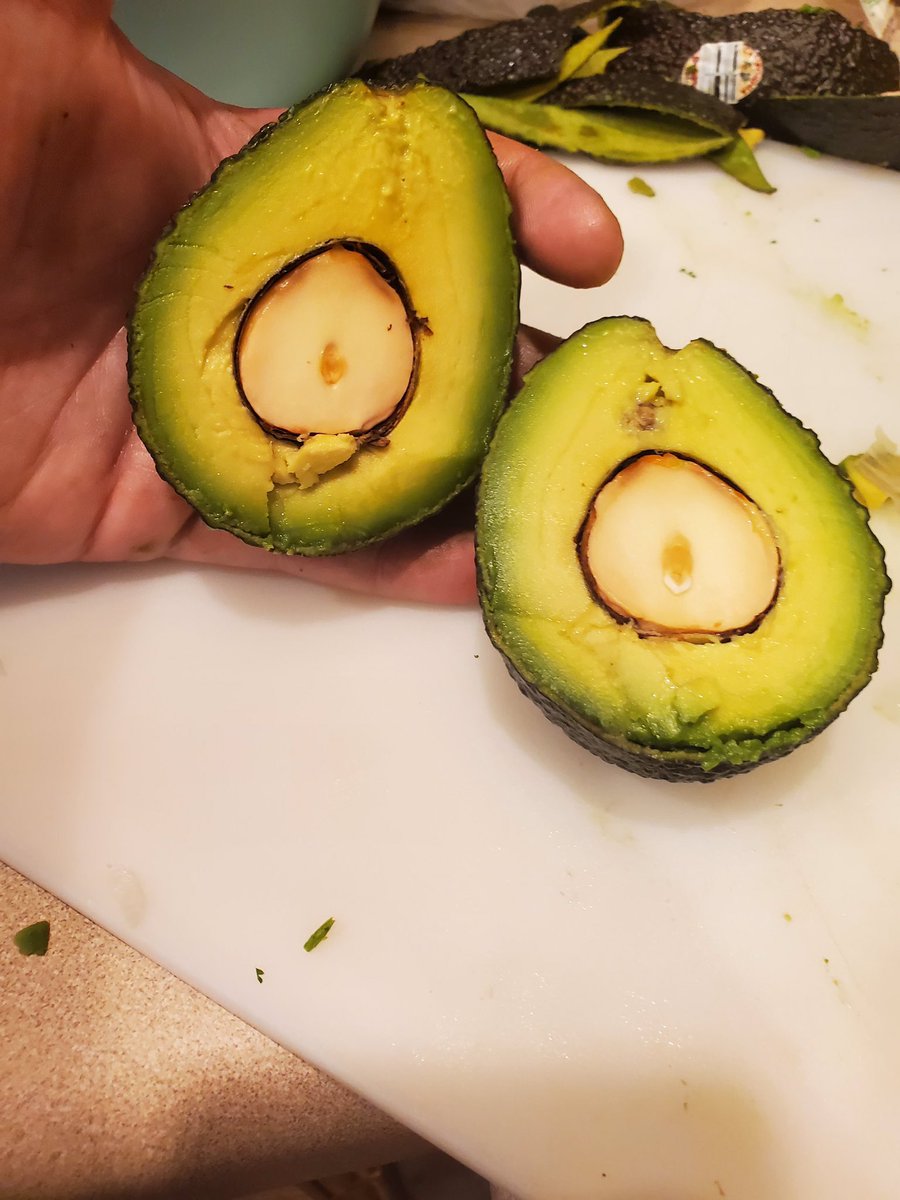 eggsxbenedict's tweet photo. My boyfriend made this monstrosity while making guacamole https://t.co/UpAYNj0cge