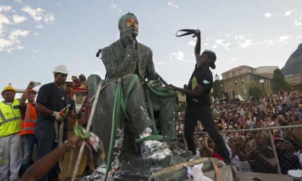 In 2015, South Africans rebelled against more than a century of colonial rule and the apartheid system that oppressed them as they vandalized & targeted apartheid-era statuesThe country would not be the last to confront these symbols of its racist past https://www.theguardian.com/world/2015/apr/10/vandalism-of-apartheid-era-statues-sparks-fevered-debate-in-south-africa