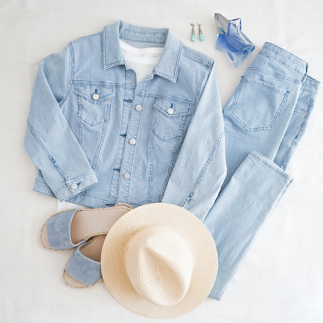 Stripes on stripes looking just right. Shop our slim trucker jacket right here: bit.ly/2ZuS7cb