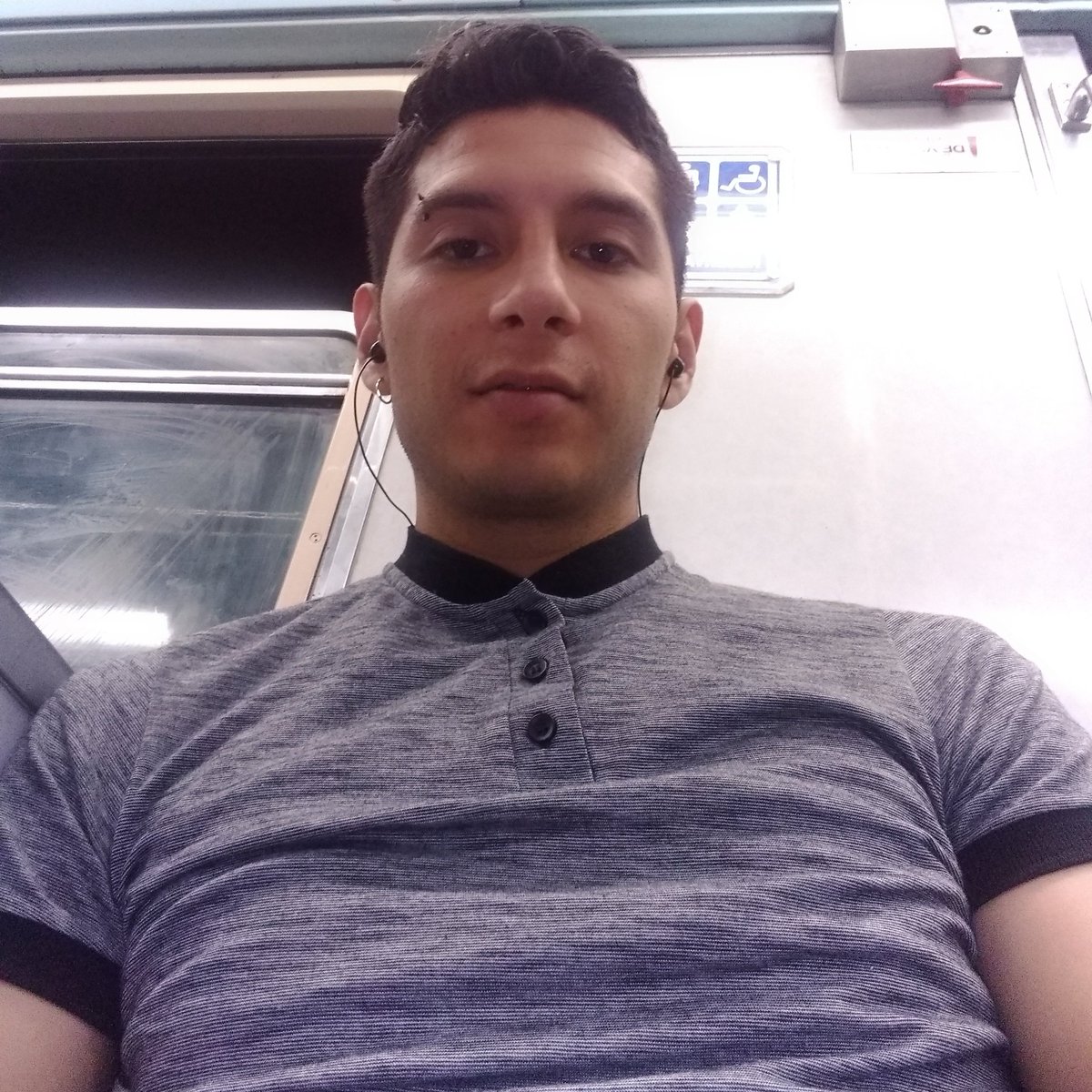 dOny1076's tweet photo. #NuevaFotoDePerfil https://t.co/au4z3PLieA