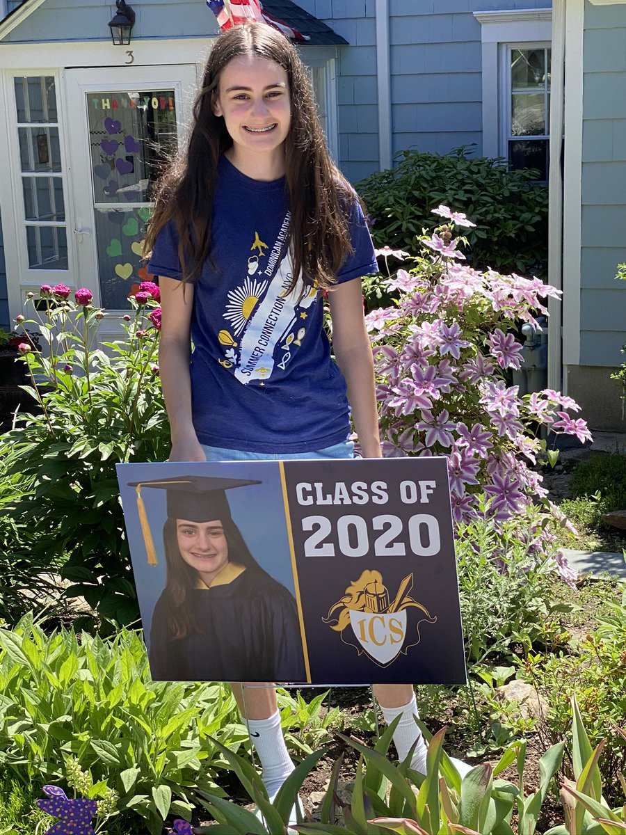 mrsdangelo_ICS's tweet image. ICS Family Association 8th grade reps hit the road today to bring personalized lawn signs to the #Classof2020 💙🌟💛 Thank you! #41miles  🌟🎓 🌟#IncredibleCatholicSchool @icschool_online @ArchNY_Schools