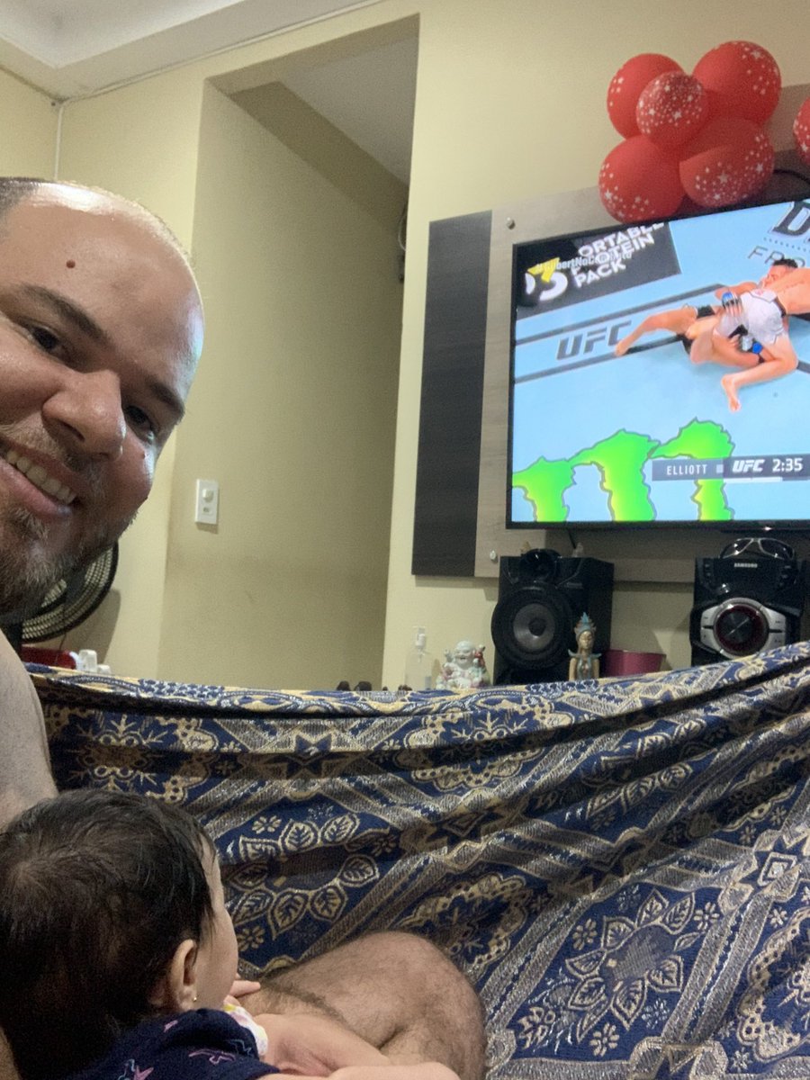 OrlandoNNeto's tweet photo. #GilbertNoCombate Papai Orlando e princesa Amora (só 90dias) ligados no UFC. Belém/Pa https://t.co/UAZ4VXrKMc