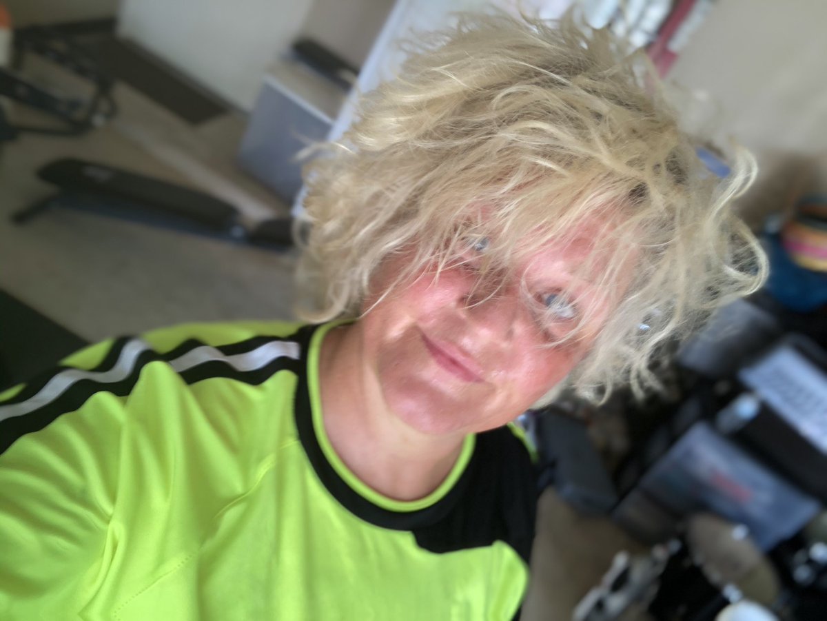 RuschAudrey's tweet photo. You know it was a great workout when even your hair stands up to cheer🤣🤣 If you want a workout that makes  you look like someone just made you thoroughly toss your salad find the workout on @mypeakchallenge IG page and yoga at 2PM PDT live. #MPCvirtualGALA #MPC2020   #getfit https://t.co/uM4TOYSyG5