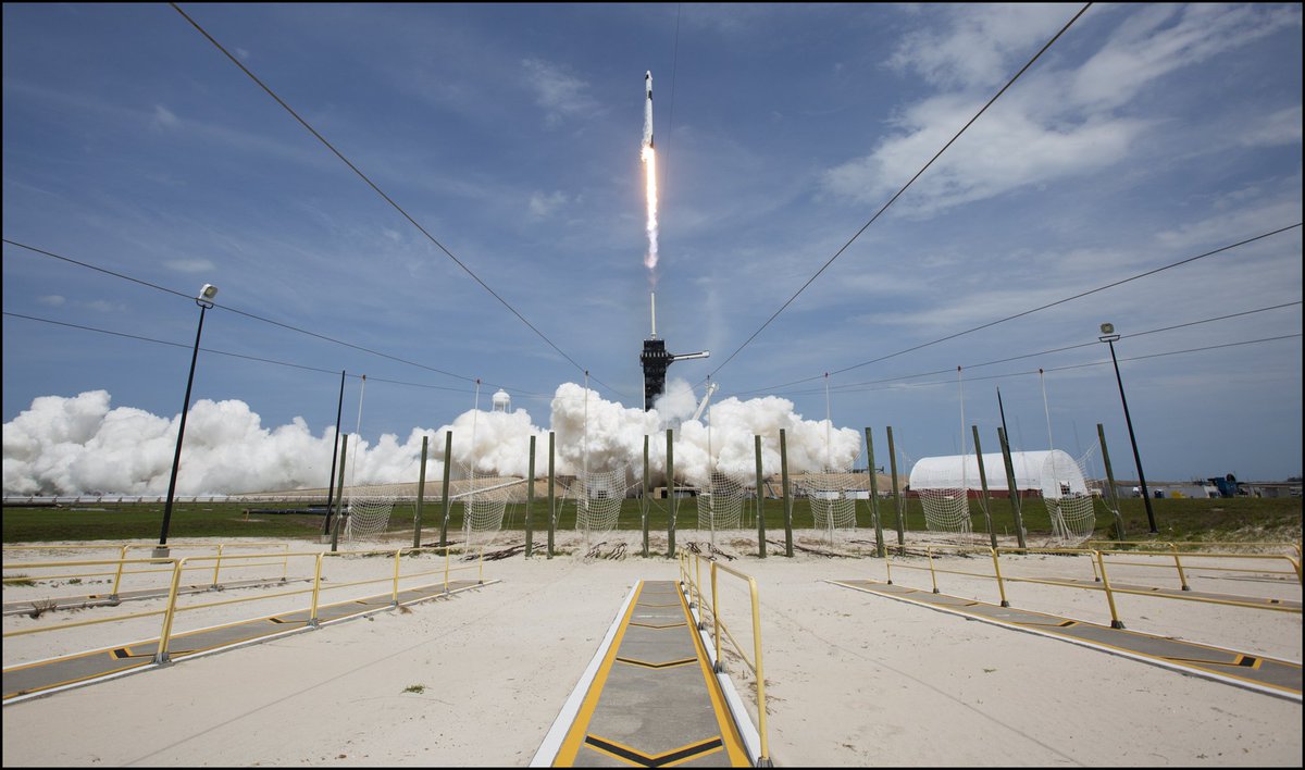 Crew Dragon is designed to be fully autonomous, but  @Astro_Doug and  @AstroBehnken can take control of the spacecraft if necessary.