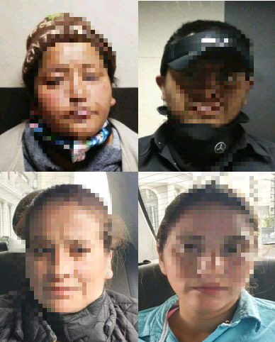 PoliciaEcuador's tweet photo. Durante controles preventivos en #UIO, se logró aprehender a 4 personas que tenían droga, oculta en sus mochilas.
Ope. #Hiedras
#DirAntinarcóticos
#TrabajamosPorTuSeguridad https://t.co/JeP7z3R6ML