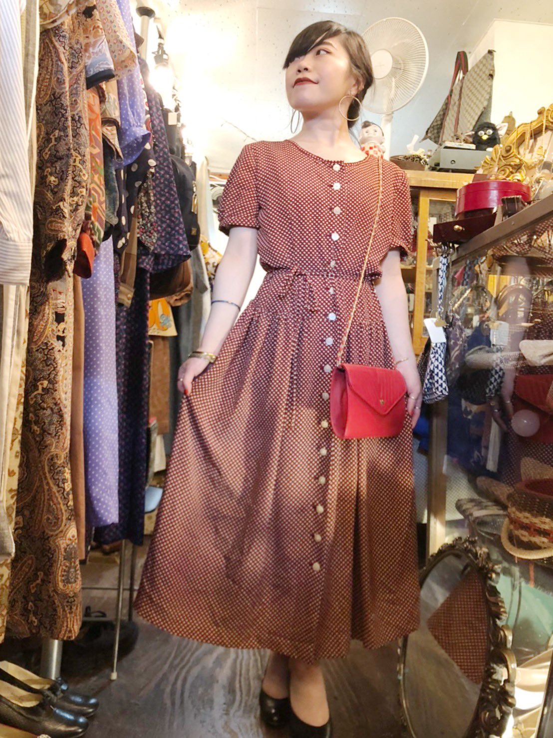 Chojugiga Coordinate 赤 白ドット柄レトロワンピース 少し深い赤が着やすいポイントです 紹介商品はもちろん店内商品のお洋服は全て50 Offになります 札幌 創成川公園 二条市場 レトロ 昭和レトロ 古着屋 大人古着 古着 札幌セール