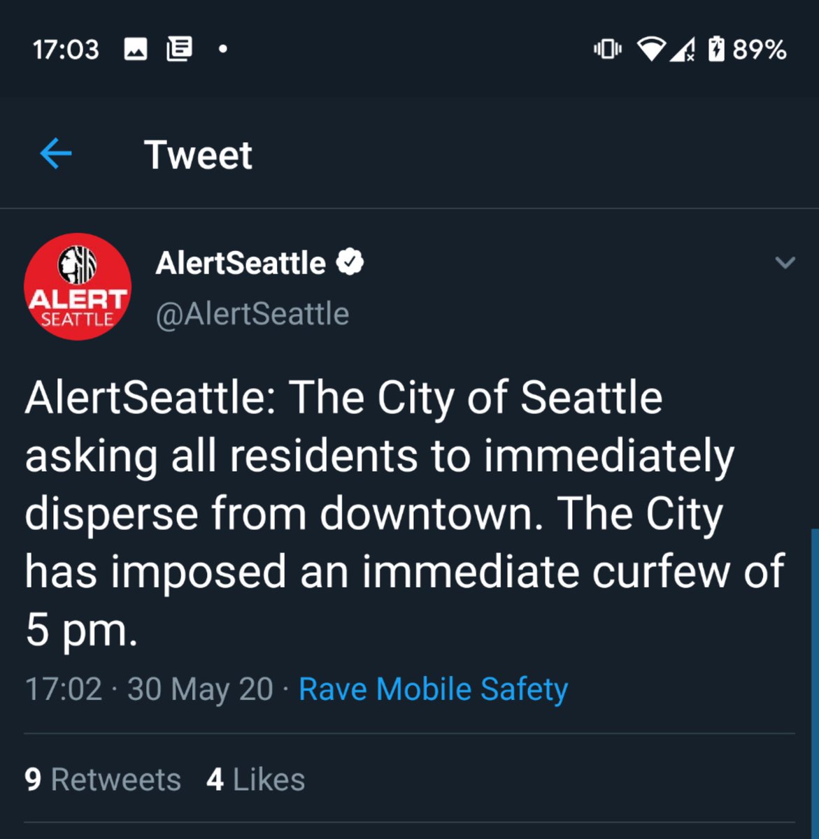 BrianWestbrook's tweet photo. Seattle: @CityofSeattle has issued a 5pm curfew and asked all residents to immediately disperse from downtown.
@AlertSeattle notices sent via text, @Twitter, phone, and push notifications to smartphones. Notice arrived minutes after 5pm. #seattleprotest #seattleriot #alertseattle https://t.co/UlvhljuGwR