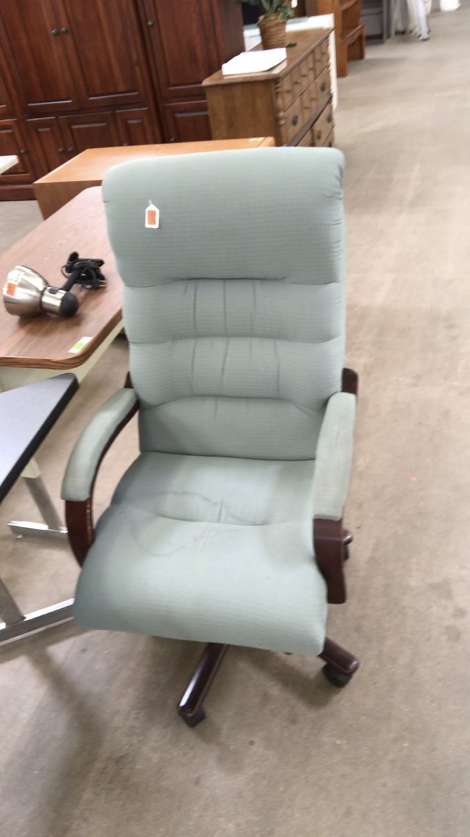 Ran into an old friend today at the  @Habitat_org ReStore: the chair I sat in for 9 months making stuff for  @PeteButtigieg. Many unexpected feelings were had(Stain was prior to my arrival, it was just that comfortable that I didn’t care)