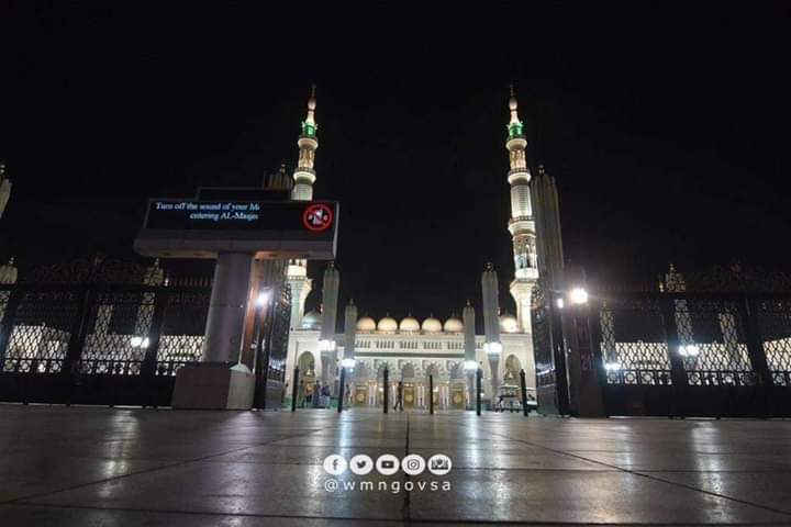 ovs_0's tweet photo. مسجد نبوی کے کے دروازے نمازی کے لیے کھولے جا رہے ہیں https://t.co/aJb2kstAw0