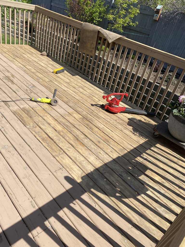 jojomom1974's tweet photo. Done for the day...almost there! #deckredo #hardwork #worthit https://t.co/B4ccLOw2Wp