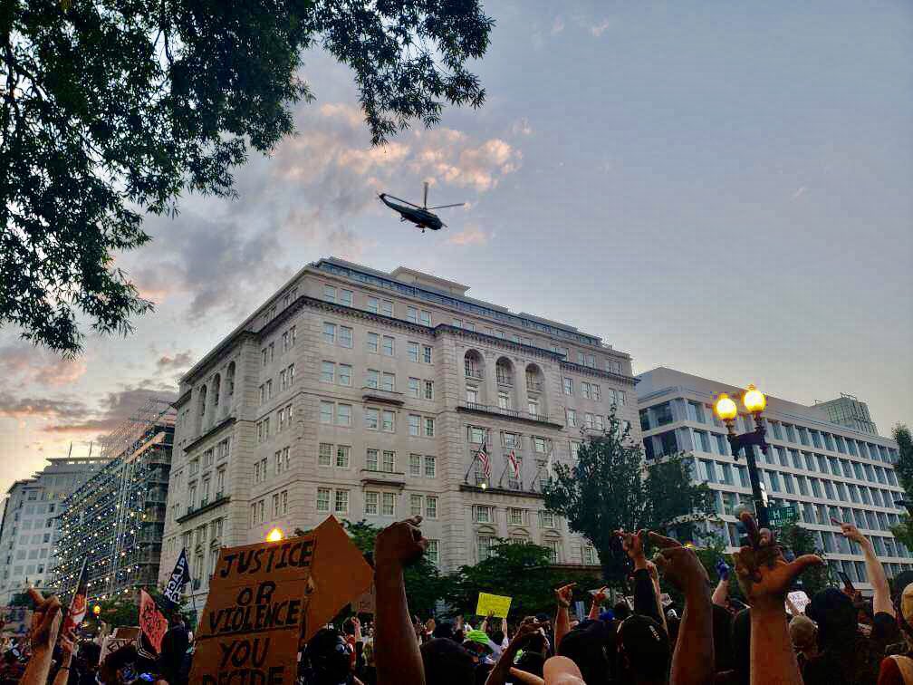 Trump, in Marine One, just did a flyover of the protest area outside the White House. Protesters flipped off the president’s helicopter. #dcprotest  #MAGANIGHT  #GeorgeFloydProtests